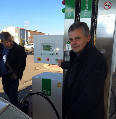 E.ON otevírá v Chrudimi ve spolupráci s Shell plničku na CNG. V roce 2016 zprovozní až 5 dalších