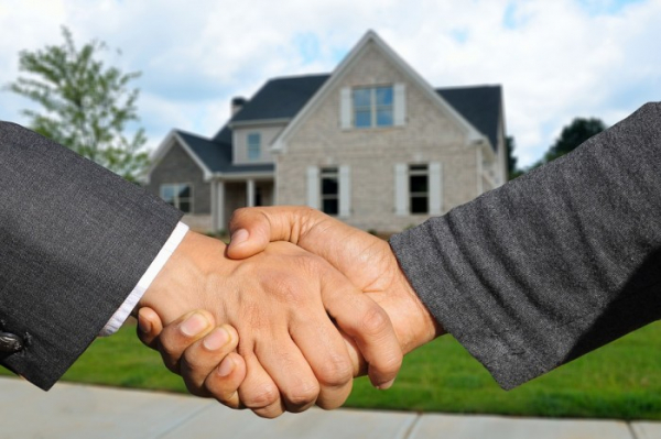 Kupujete byt či dům? Pozor na rezervační smlouvu