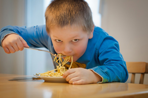 VZP nabízí na školní obědy nemocným dětem s vybranými dietami až 10 tisíc korun