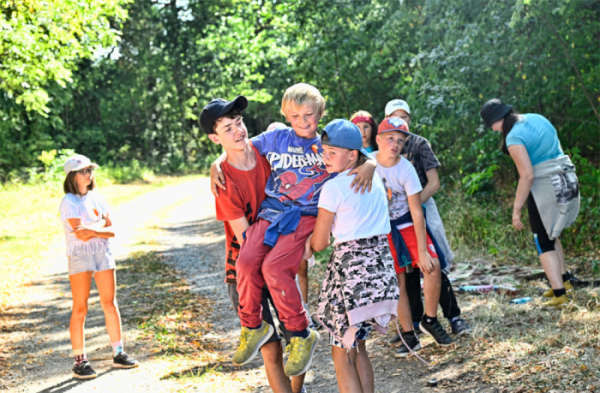 Na táborech u Nasavrk a Cvikova si díky projektu POKOS děti užily branný den a únikové hry